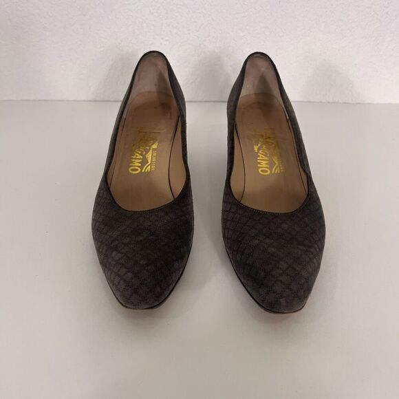 Salvadore Ferragamo Grey Suede Diamond Pattern Low Heels - Picture 2 of 11